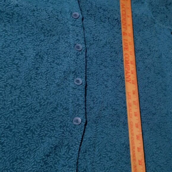 TravelSmith Blouse Petite Small SP Blue Long Sleeve Textured Leaf Collar Button - Picture 4 of 10